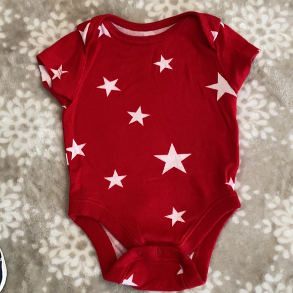Old navy baby boy bodysuit and shoes - Picture 4 of 6